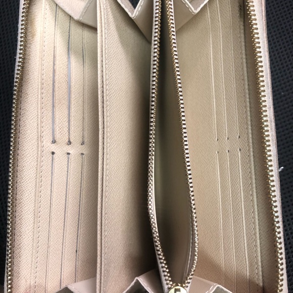 Louis Vuitton Wallet - Picture 7 of 7